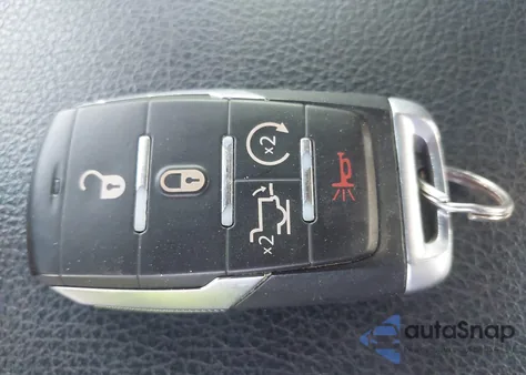 2020 Ram 1500 Laramie 4X4 5'7 Box z USA, uszkodzony, nr VIN 1C6SRFJT4LN365581